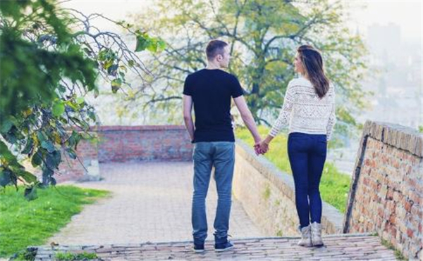 广州情感咨询专家：怎么做高情商女人？-第1张图片-情感大咖